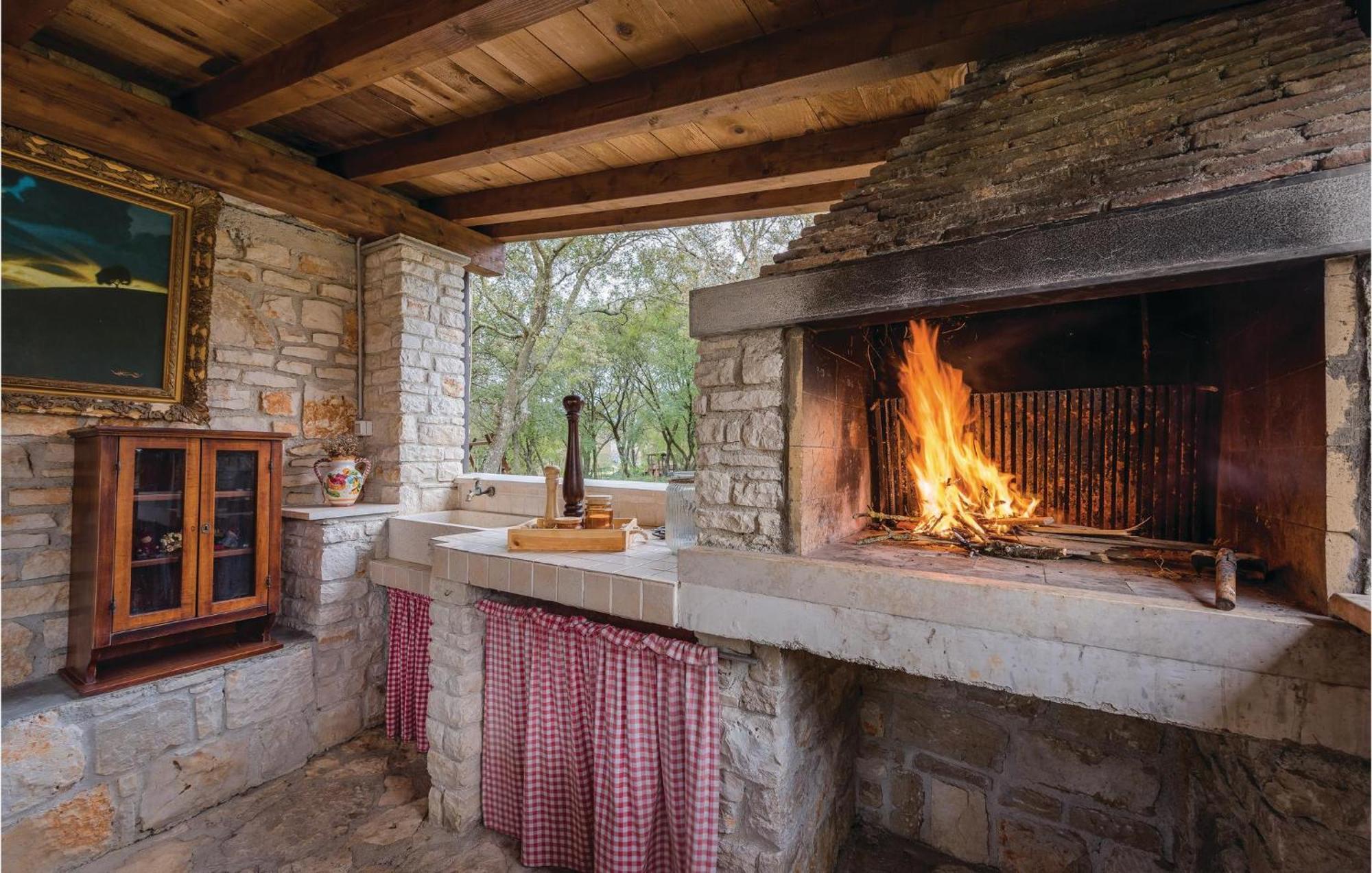 Nice Home In Bale With House A Panoramic View Εξωτερικό φωτογραφία