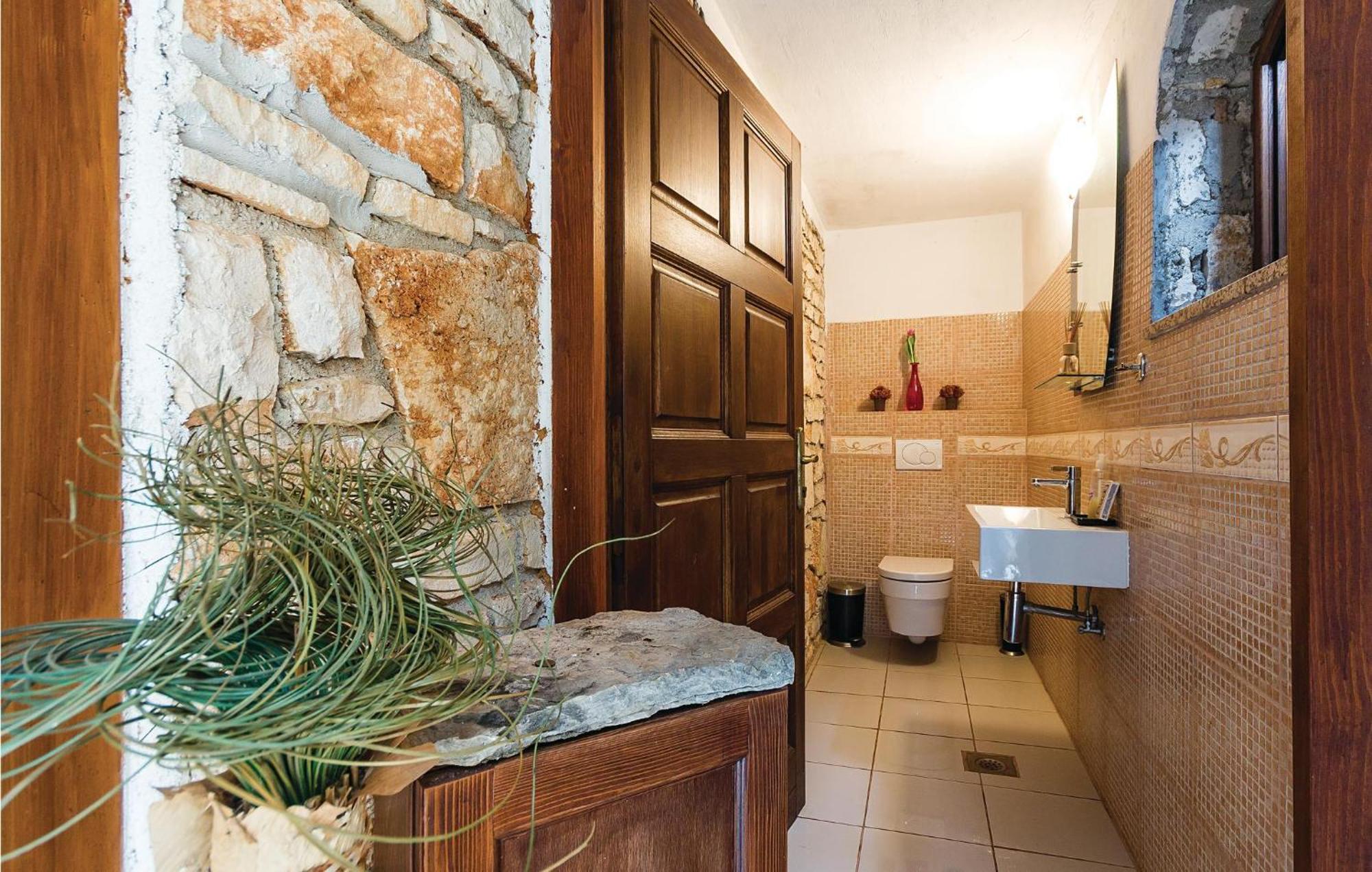 Nice Home In Bale With House A Panoramic View Εξωτερικό φωτογραφία