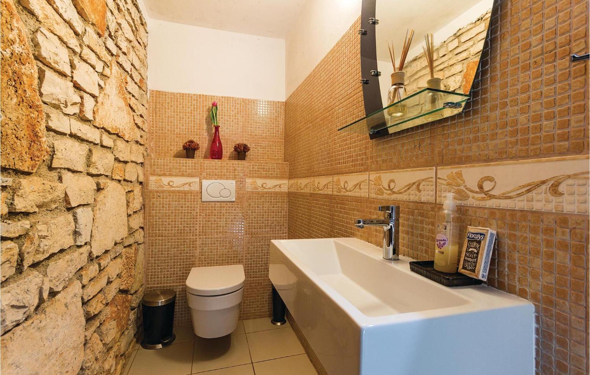 Nice Home In Bale With House A Panoramic View Εξωτερικό φωτογραφία